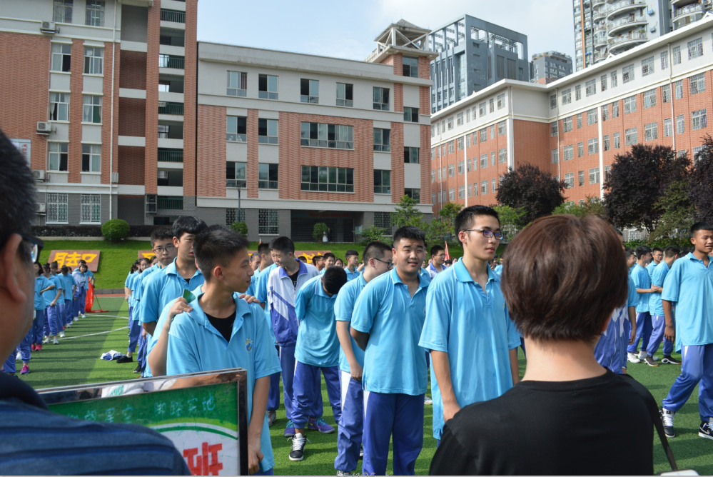 遵义市航天中学(遵义市航天中学初中部招生电话)