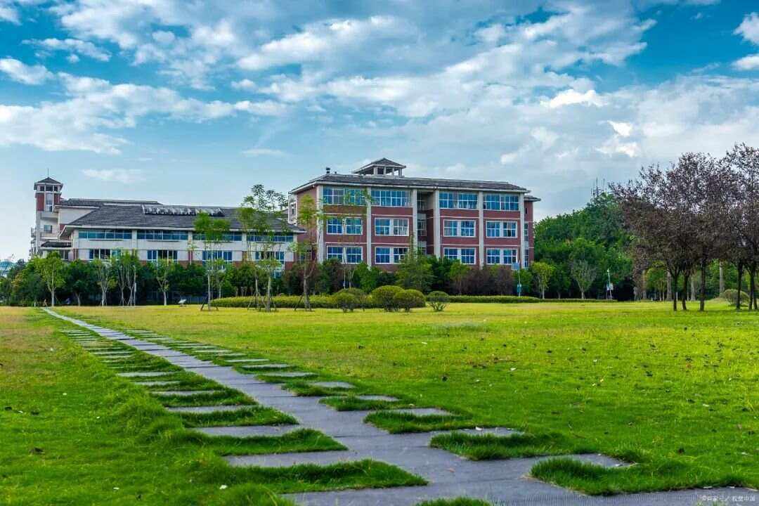 湖南南华大学(湖南南华大学简介)